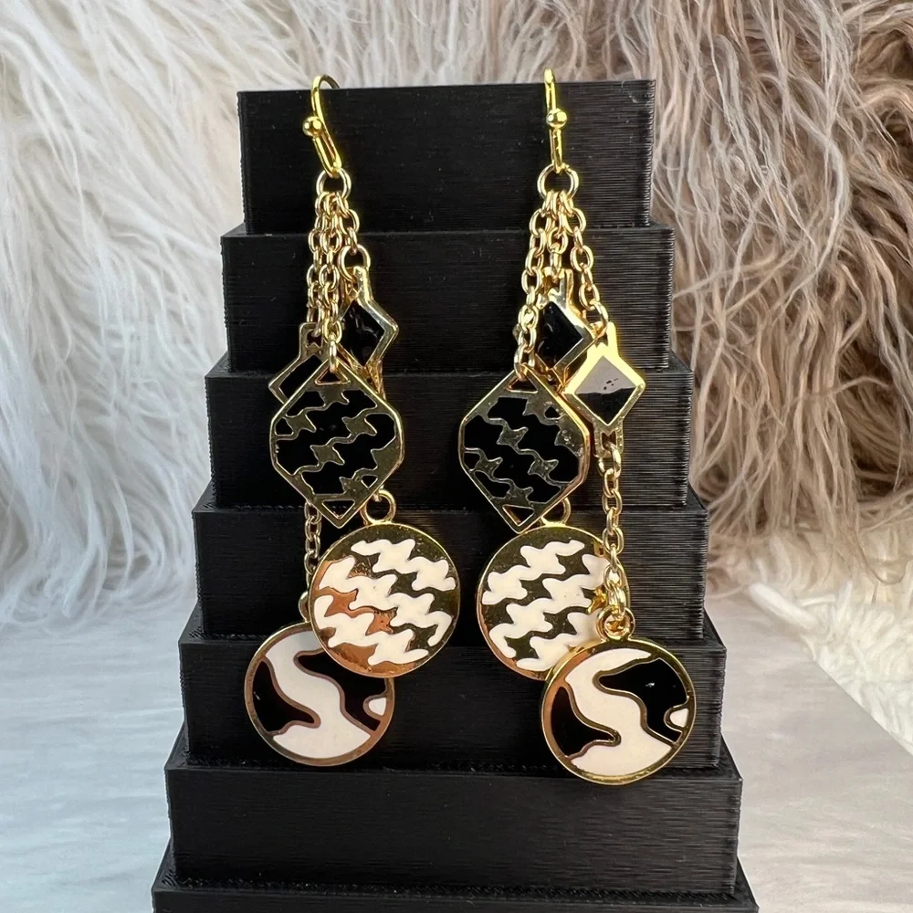 Beautiful goldtone black and cream triple chain fringe drop pierced earrings